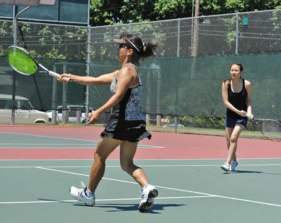 Santa Clara Tennis Club Pigs Out