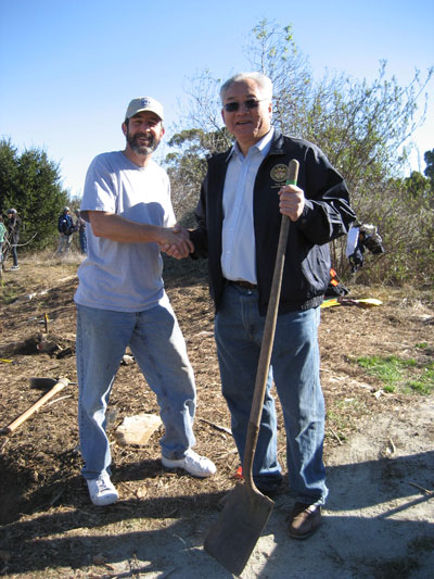 200 Volunteers Spruce Up Ulistac Natural Area on Martin Luther King Jr. Holiday
