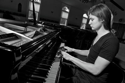 In Santa Clara Composer Benjamin Belew, Contemporary Sound Meets Classical Style