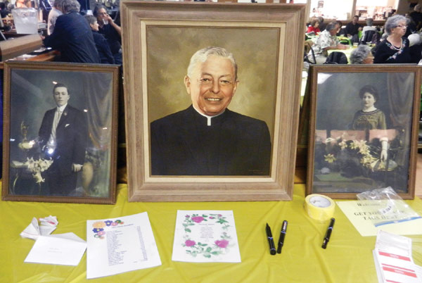 Wutzit Club Holds Annual Alumni Dinner, Dance