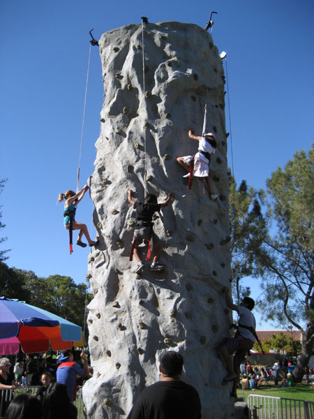 Santa Clarans Let Loose and Live It Up at 32nd Art & Wine Festival