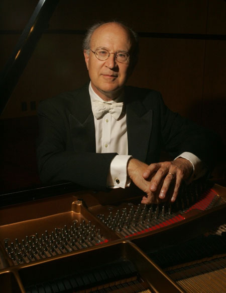 SCU Piano Virtuoso Hans Boepple Takes the Stage