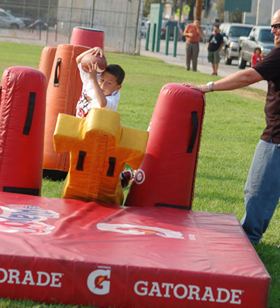 Santa Clara Lions and 49ers Host Gatorade Junior Training Camp