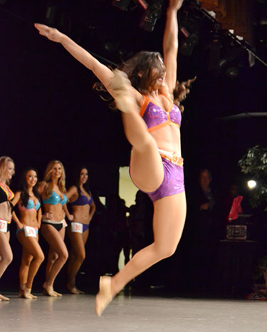 Gold Rush Finalists Vie to Make Coveted Cheer Squad