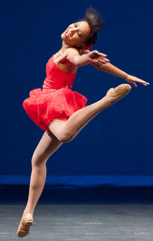 Miss Santa Clara and Miss Santa Clara's Outstanding Teen 2014 Are Crowned