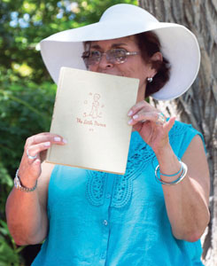 Annual Appraisal Show Astonishes Antique-Lovers