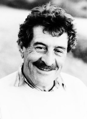 John Vasconcellos May 11, 1932 - May 24, 2014: Politics in Service to Others John Vasconcellos May 11, 1932 - May 24, 2014: Politics in Service to Others