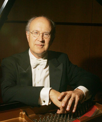 Pianist Hans Boepple Delights at SCU Pianist Hans Boepple Delights at SCU