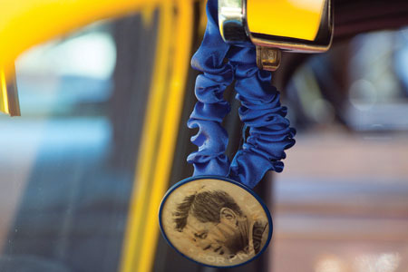 Santa Claran Uses Car to Raise Funds for Cancer Santa Claran Uses Car to Raise Funds for Cancer