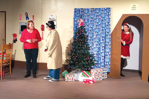 The Christmas Mouse Brings Holiday Cheer to Santa Clara