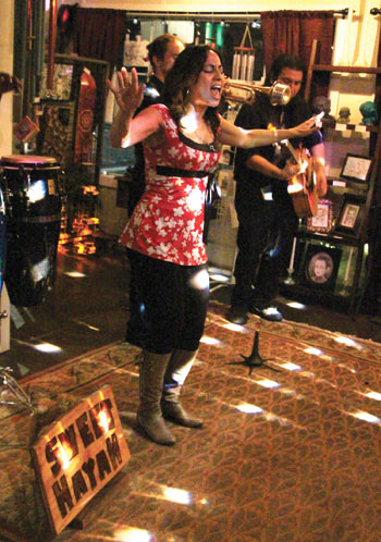 Studio Bongiorno Holds A Night of Acoustic Music Studio Bongiorno Holds A Night of Acoustic Music