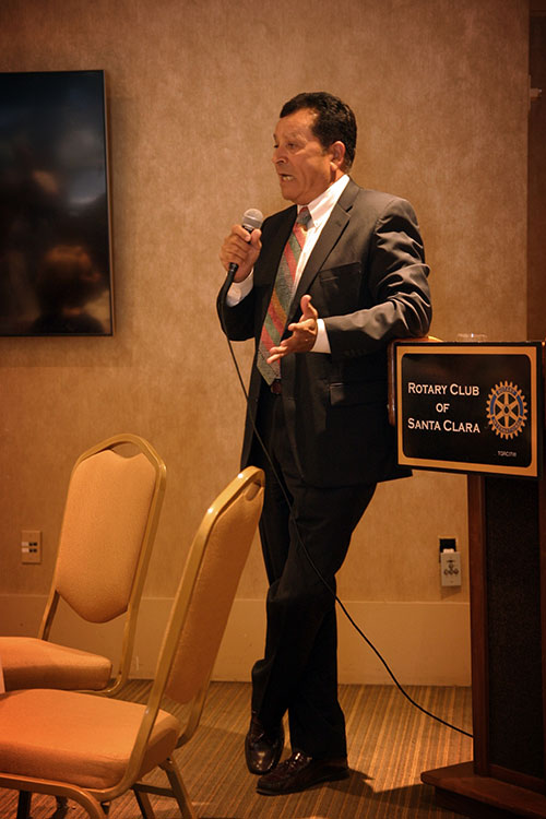 Santa Clara Acting City Manager Rajeev Batra addresses Rotary Club