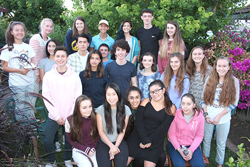 Santa Clara Resident Hosts Welcome Dinner for Visiting Irish Students Santa Clara Resident Hosts Welcome Dinner for Visiting Irish Students